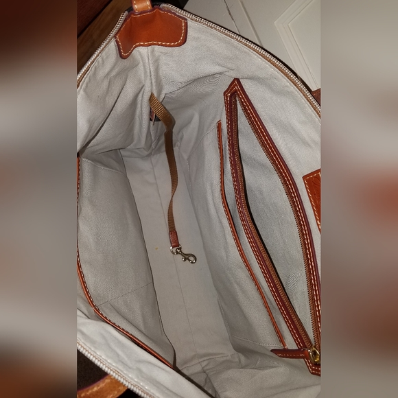 Like new Dooney & Bourke Clemson nylon and leather tote bag - Picture 4 of 6